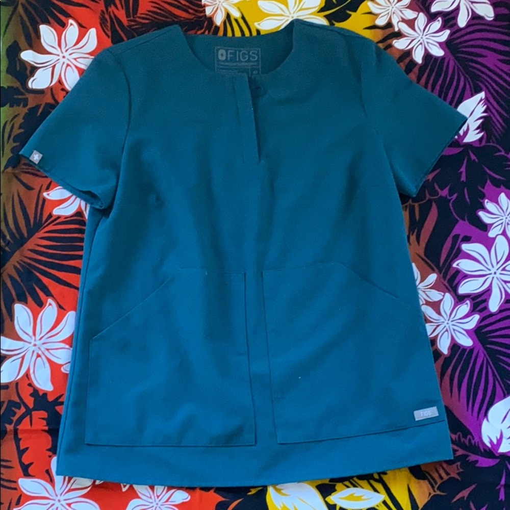 Figs Scrub Top top